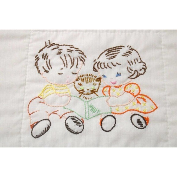 Vintage Hand Embroidered Baby Crib Quilt Pink Children Playing 1980s - Picture 2 of 12